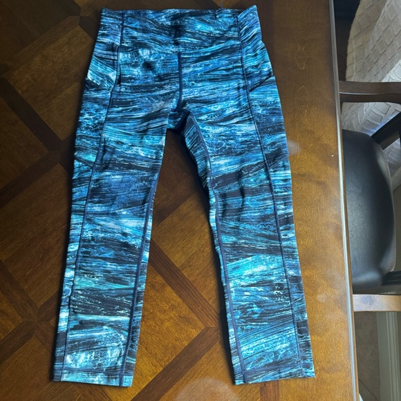 Lululemon cropped leggings. - Picture 1 of 4